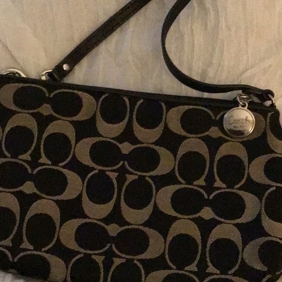 EUC Coach Black and Brown Clutch with Signature Design - Picture 3 of 4